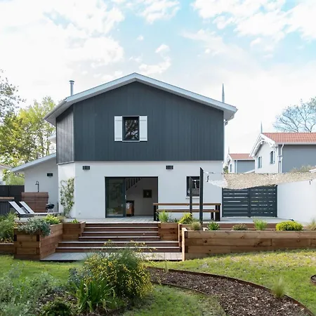 Du Plantier A Les Bains Holiday home *