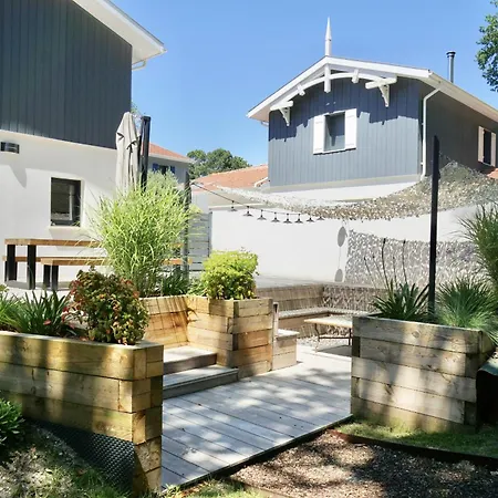 Du Plantier A Les Bains *