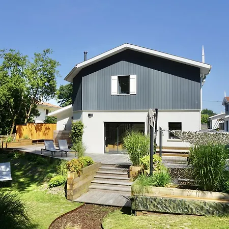 Du Plantier A Les Bains Holiday home