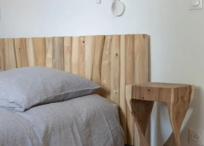 Du Plantier A Les Bains بيت للعطل *