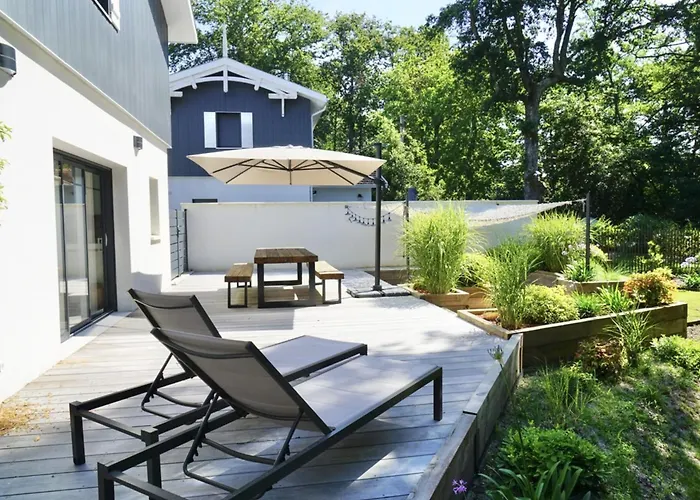 Du Plantier A Les Bains * أنديرنو لي بان