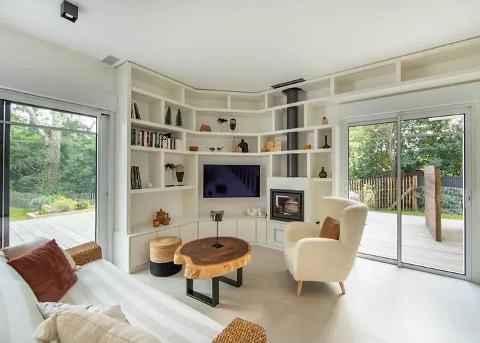 Du Plantier A Les Bains بيت للعطل أنديرنو لي بان