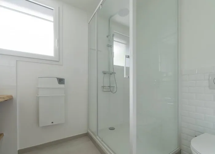 Du Plantier A Les Bains أنديرنو لي بان